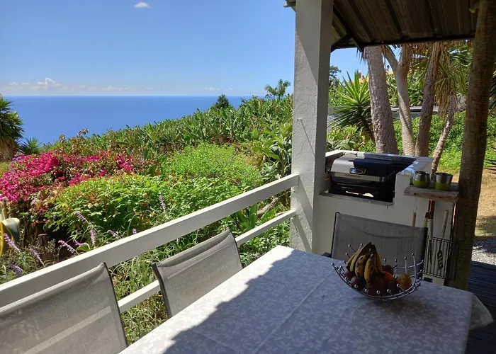 Casas Serenas Ferienhaus Estreito Da Calheta